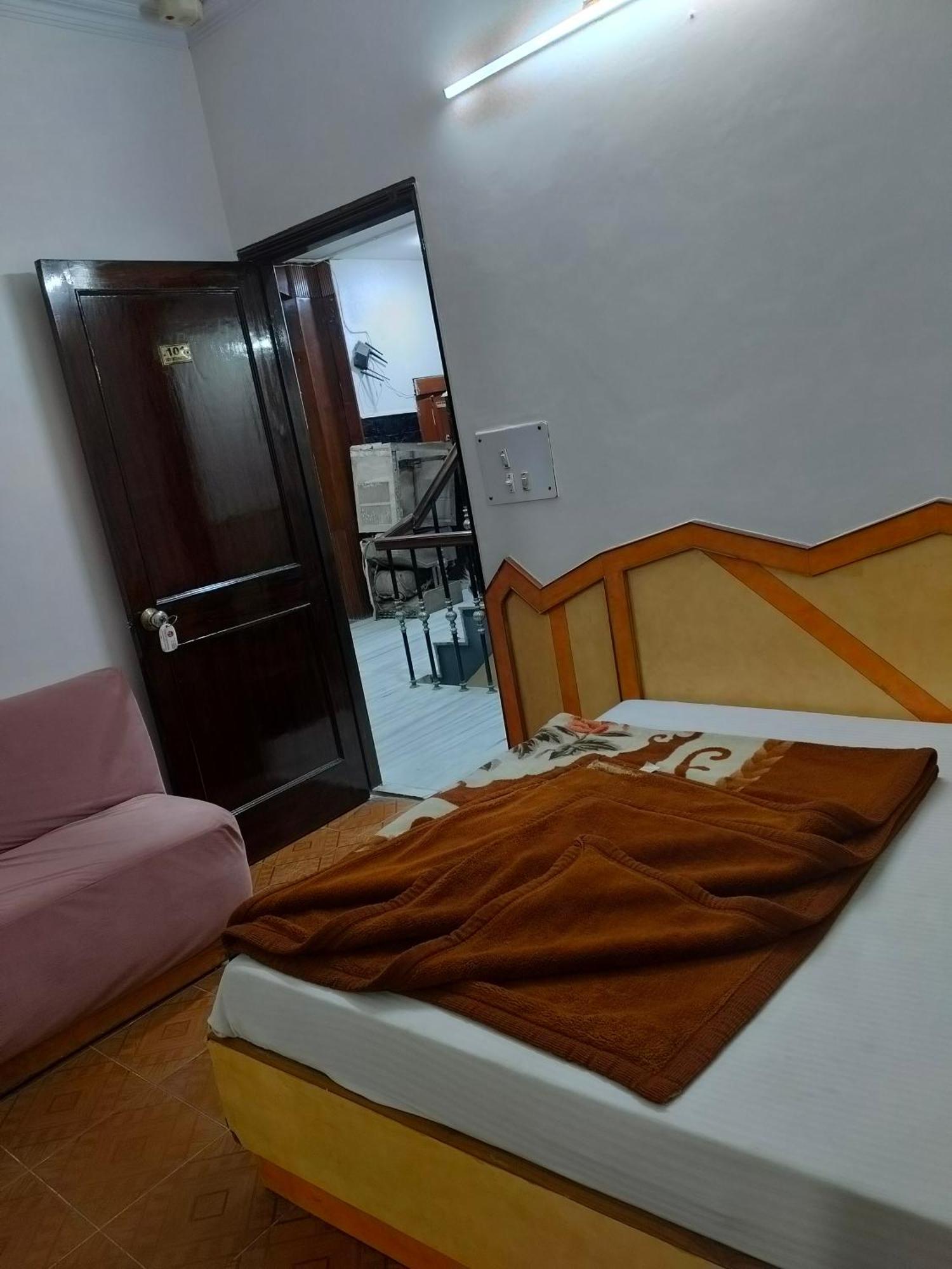 Hotel Yatri International New Delhi Ruang foto