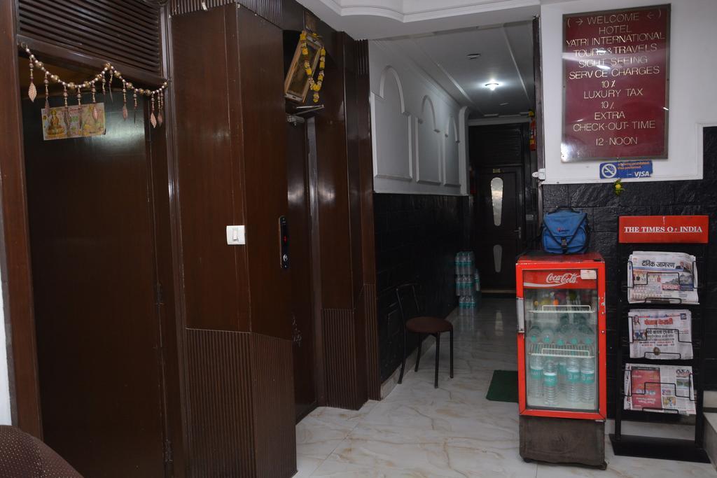 Hotel Yatri International New Delhi Bagian luar foto