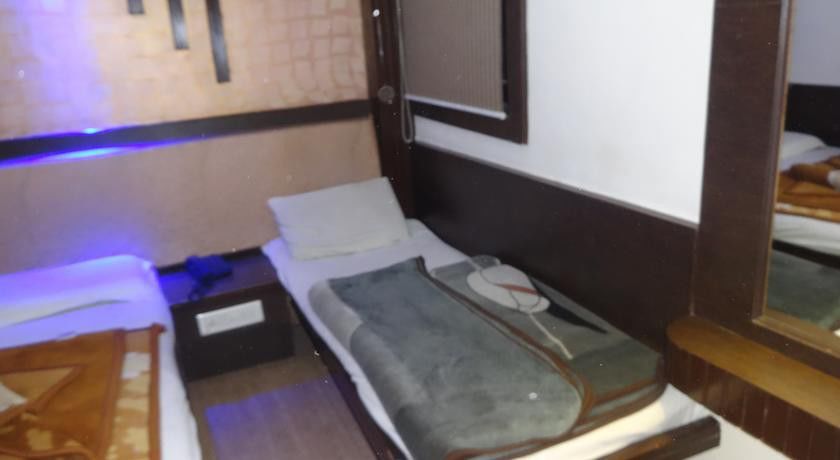 Hotel Yatri International New Delhi Bagian luar foto