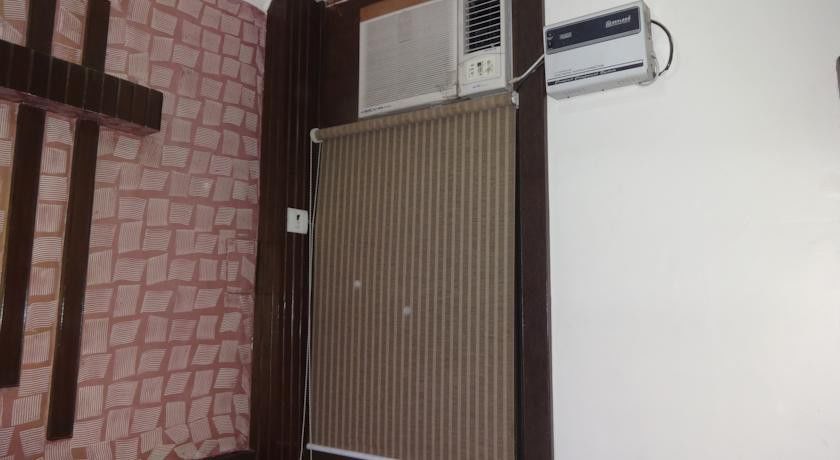 Hotel Yatri International New Delhi Bagian luar foto